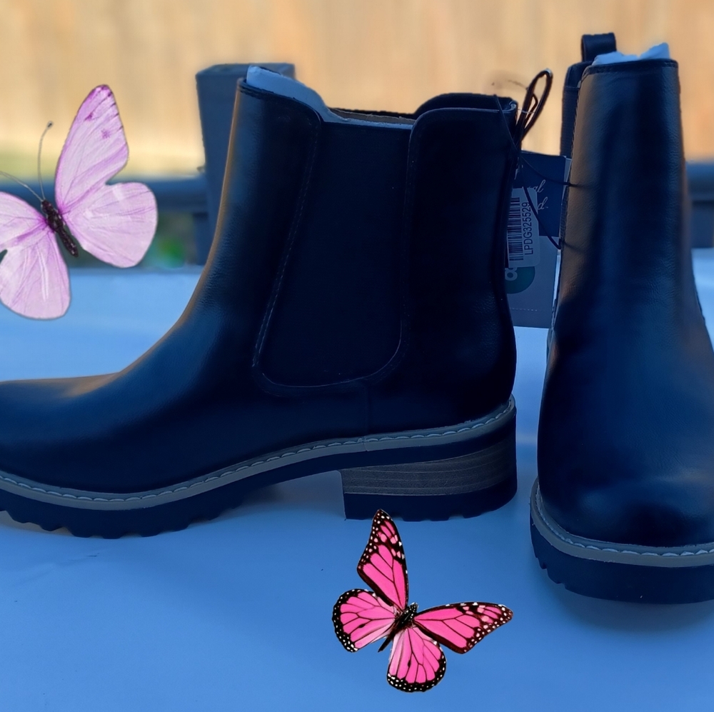 Woman's Boots